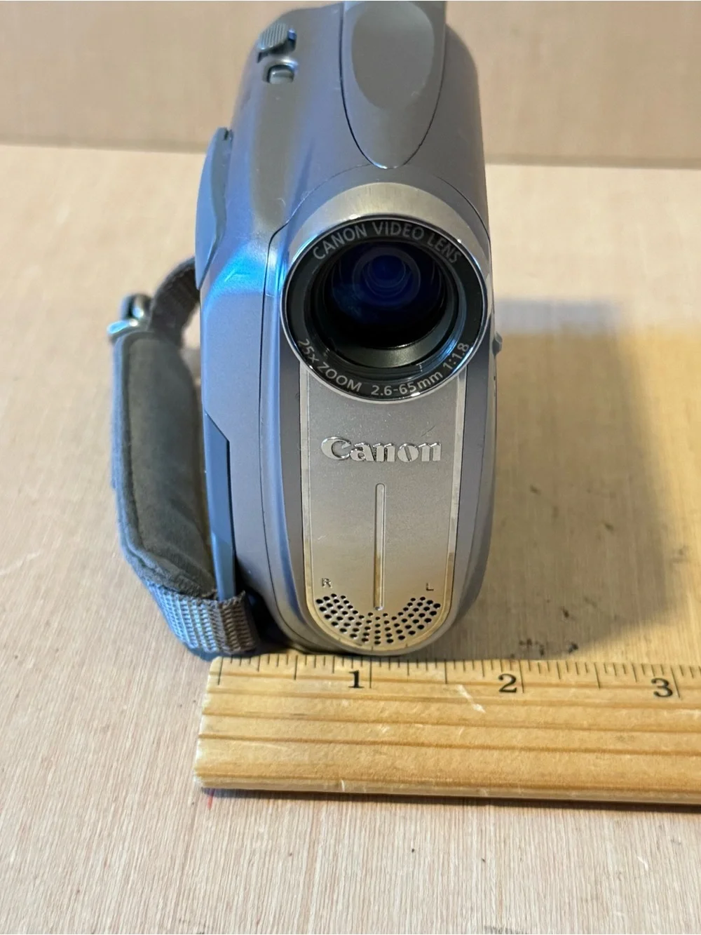 Canon ZR500 Digital Camcorder “UNTESTED”No-Charger Read Info/Description Below!